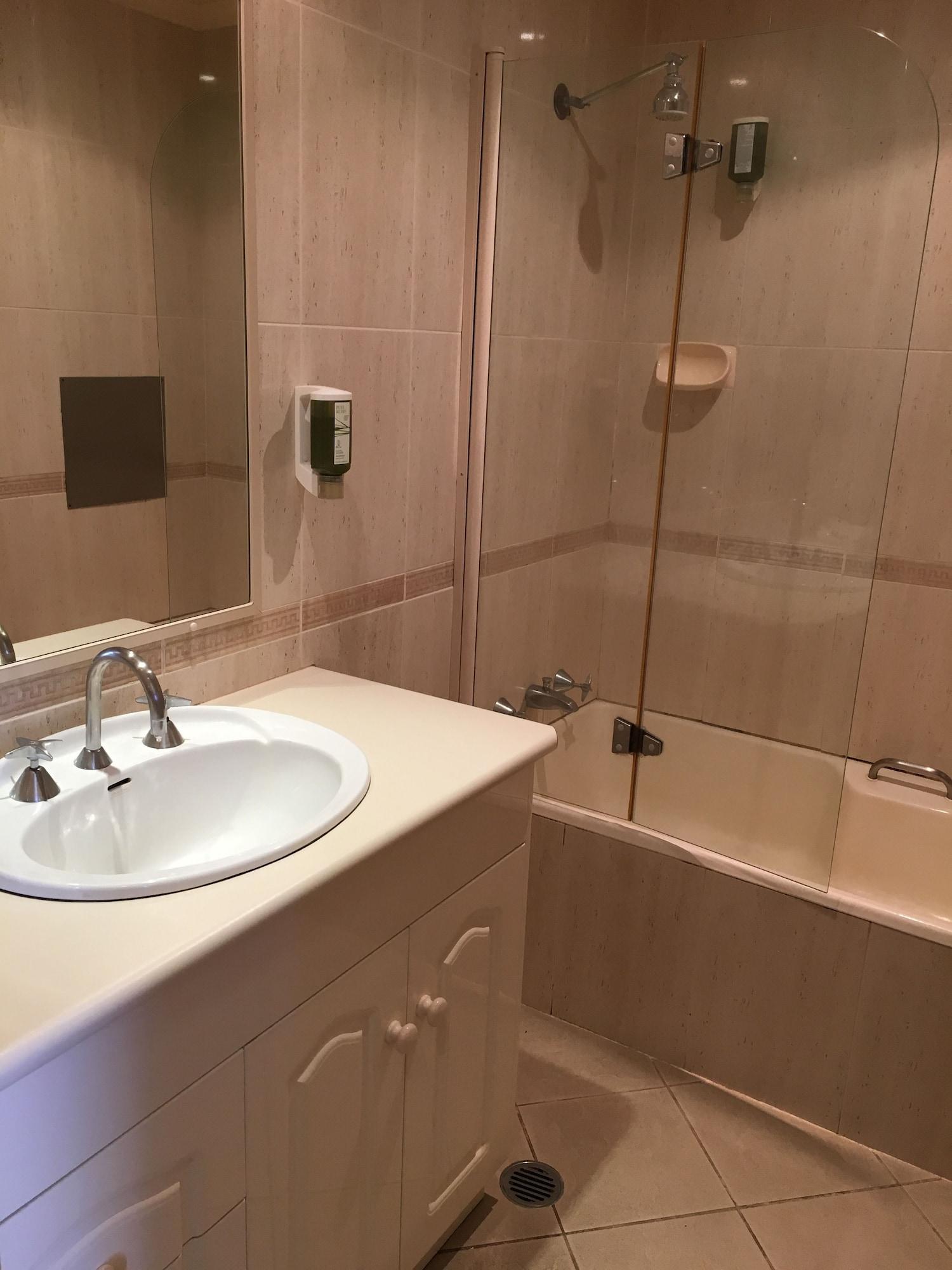 דה אינטרנס El Lago Waters Hotel מראה חיצוני תמונה