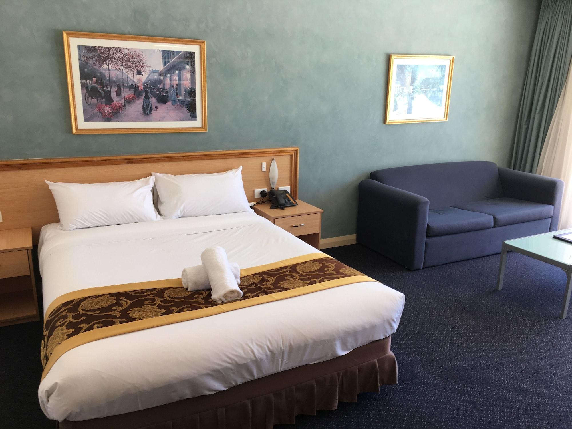 דה אינטרנס El Lago Waters Hotel מראה חיצוני תמונה