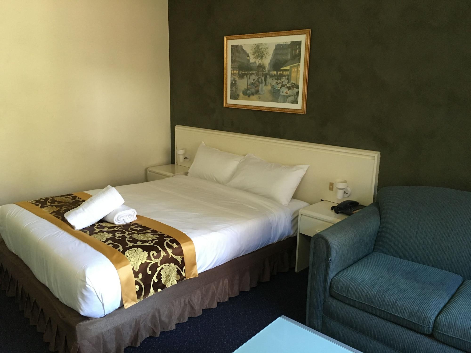 דה אינטרנס El Lago Waters Hotel מראה חיצוני תמונה
