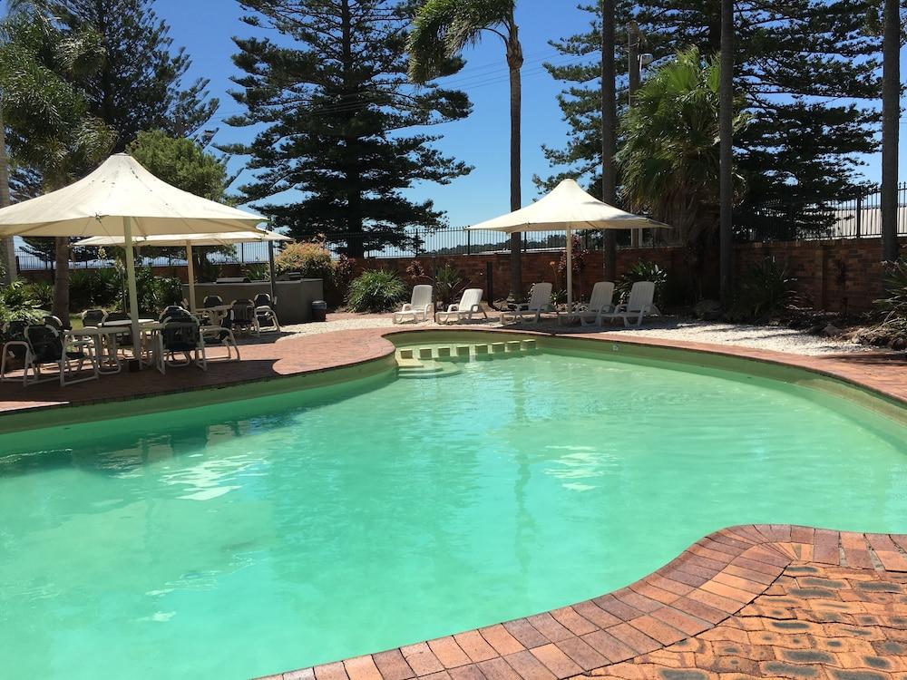 דה אינטרנס El Lago Waters Hotel מראה חיצוני תמונה