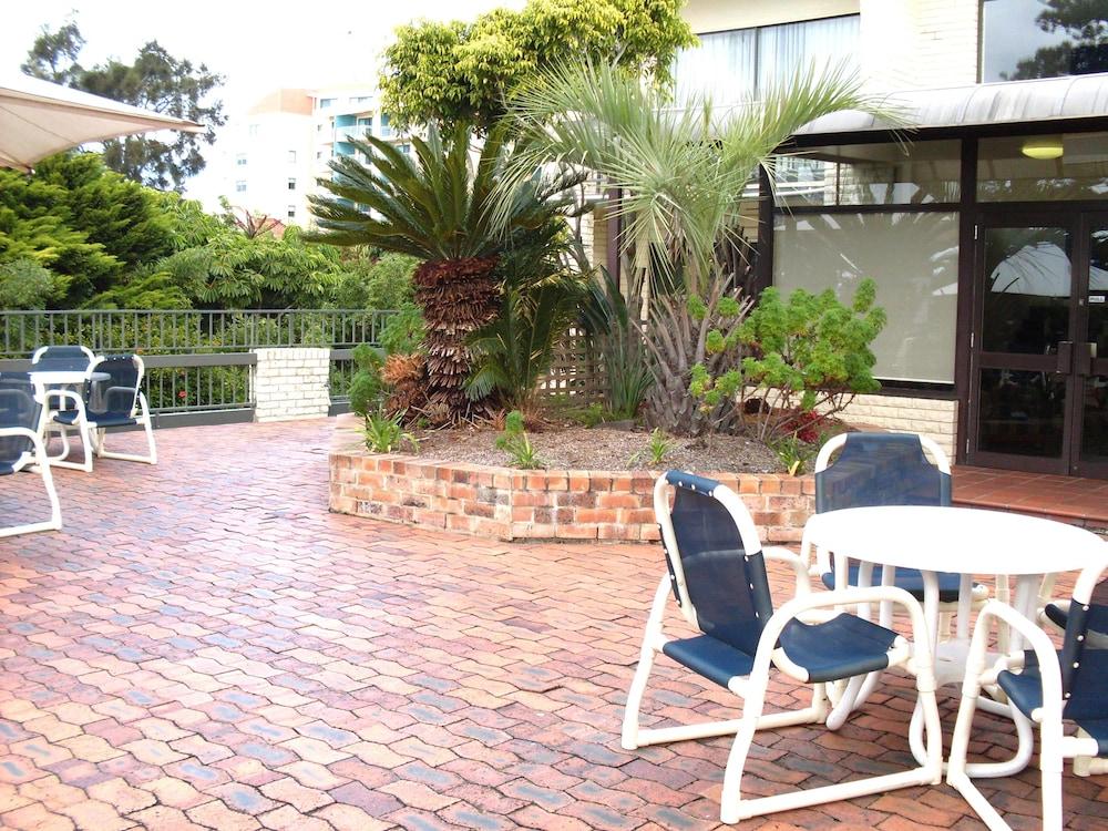 דה אינטרנס El Lago Waters Hotel מראה חיצוני תמונה