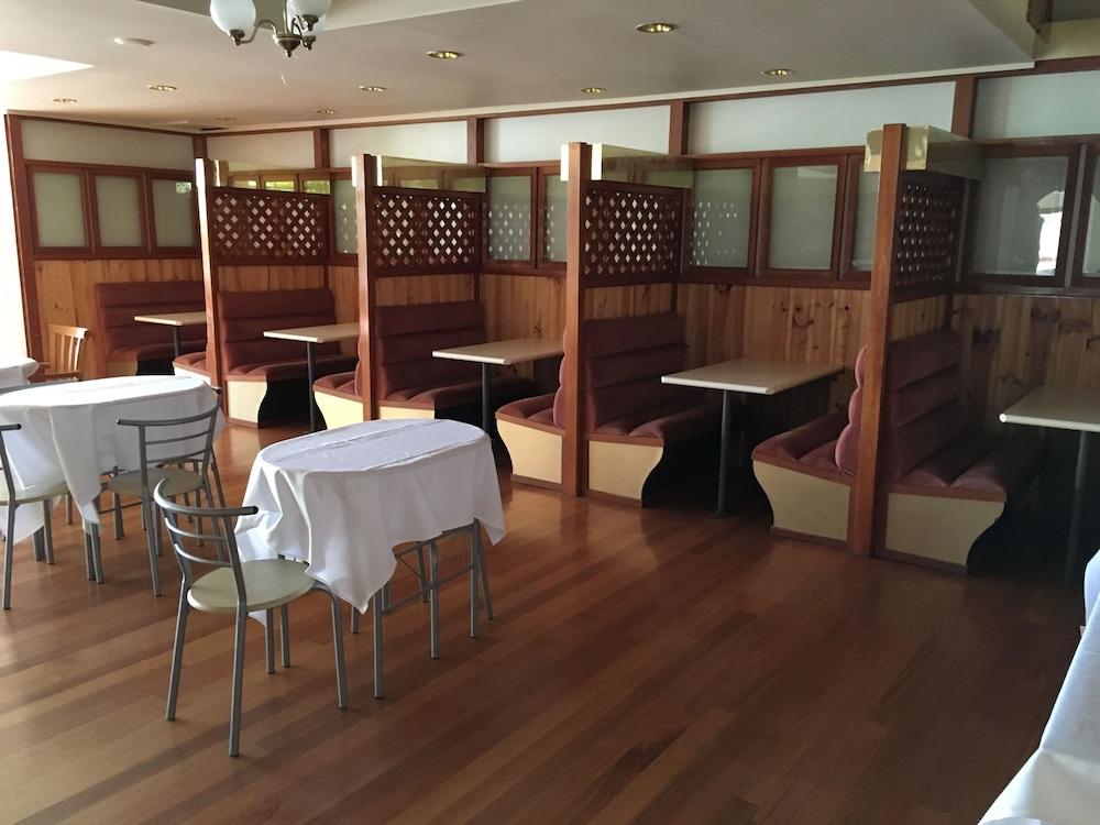 דה אינטרנס El Lago Waters Hotel מראה חיצוני תמונה