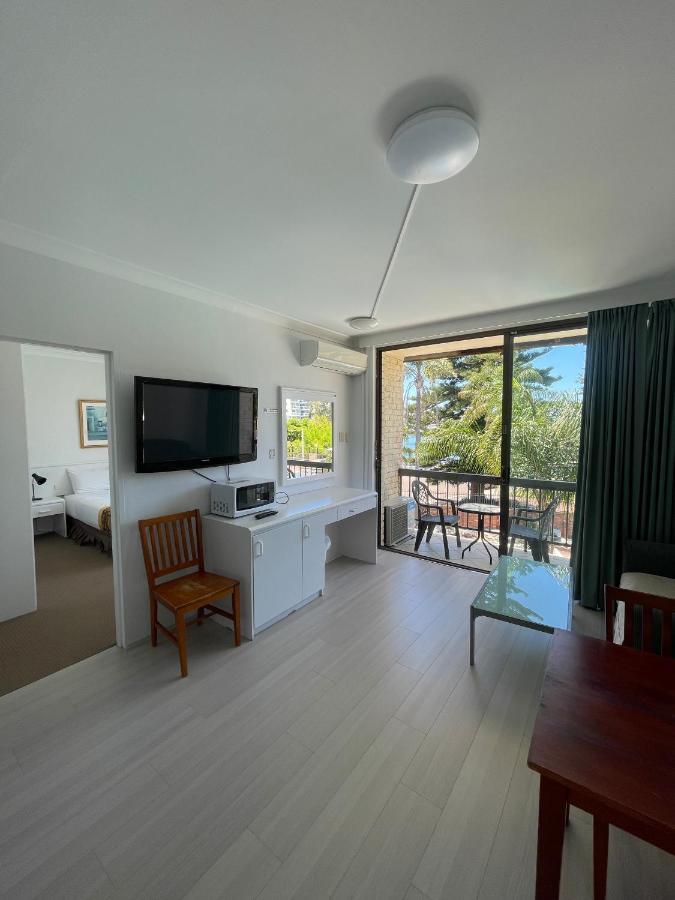 דה אינטרנס El Lago Waters Hotel מראה חיצוני תמונה