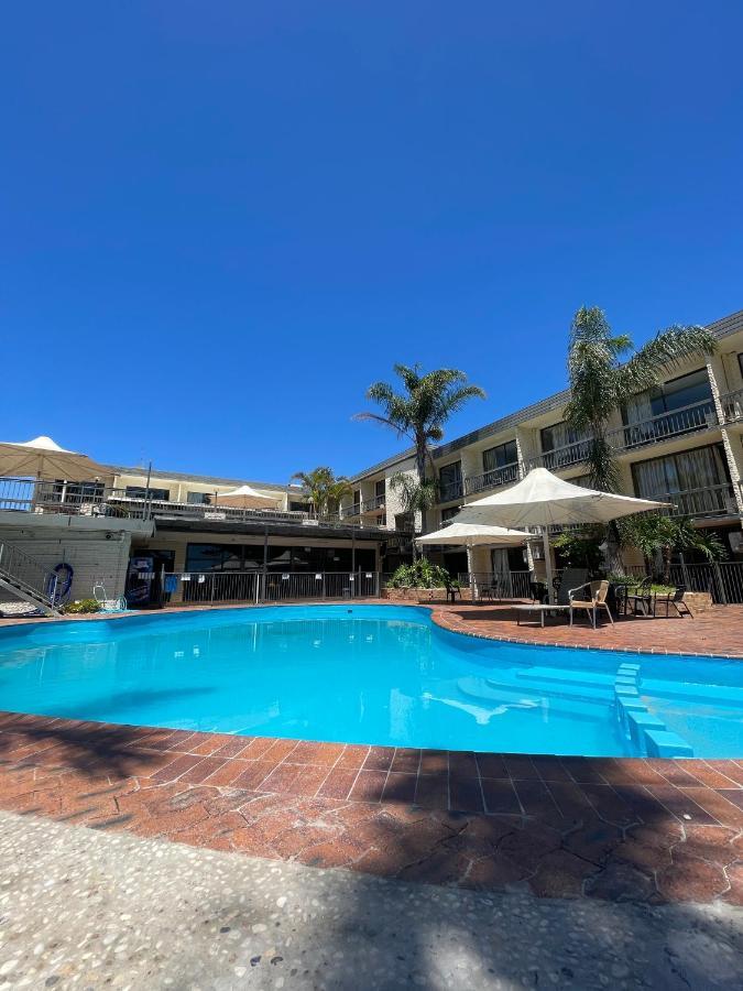 דה אינטרנס El Lago Waters Hotel מראה חיצוני תמונה