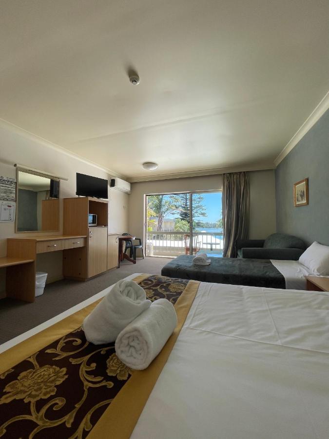 דה אינטרנס El Lago Waters Hotel מראה חיצוני תמונה