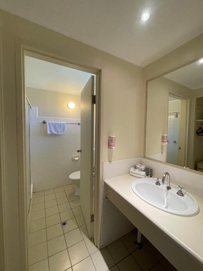 דה אינטרנס El Lago Waters Hotel מראה חיצוני תמונה